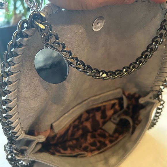 Crossbody grey bag with chain - Picture 3 of 4